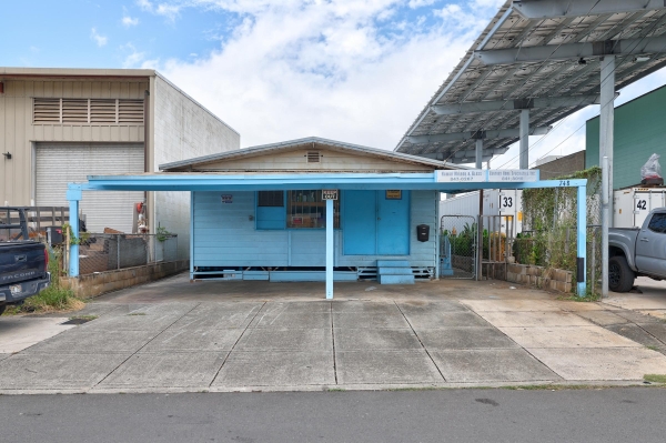 Listing Image #1 - Industrial for sale at 748 Gulick Avenue, Honolulu HI 96819 Listing Image #1 - Industrial for sale at 748 Gulick Avenue, Honolulu HI 96819