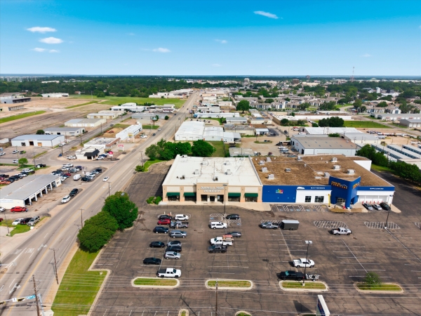 Listing Image #3 - Retail for sale at 4909 W Waco Dr, Waco TX 76710