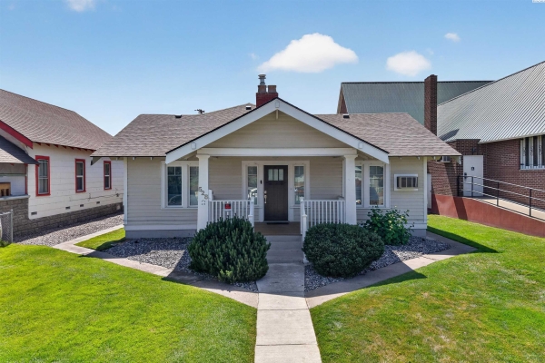 Listing Image #1 - Multi-family for sale at 528 W Bonneville St, Pasco WA 99301 Listing Image #1 - Multi-family for sale at 528 W Bonneville St, Pasco WA 99301