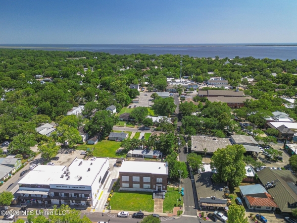 Listing Image #3 - Others for sale at 1102 Government Street, Ocean Springs MS 39564 Listing Image #3 - Others for sale at 1102 Government Street, Ocean Springs MS 39564