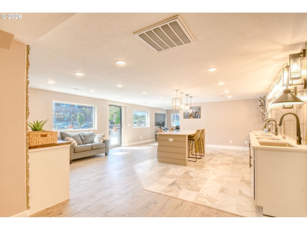 Listing Image #3 - Office for sale at 435 SW DORION AVE, Pendleton OR 97801