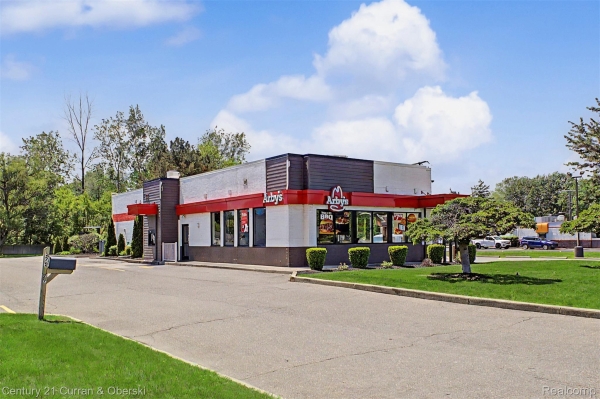 Listing Image #2 - Others for sale at 27277 Eureka Road, Taylor MI 48180