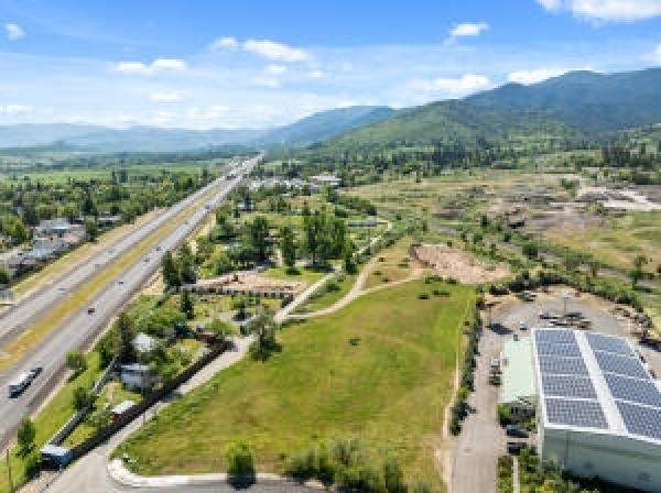 Listing Image #1 - Retail for sale at 799 E Jefferson Avenue, Ashland OR 97520 Listing Image #1 - Retail for sale at 799 E Jefferson Avenue, Ashland OR 97520