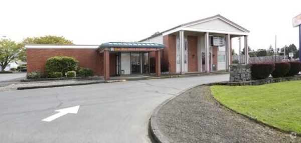 Listing Image #2 - Retail for sale at 2288 Country Club Rd, Woodburn OR 97068 Listing Image #2 - Retail for sale at 2288 Country Club Rd, Woodburn OR 97068