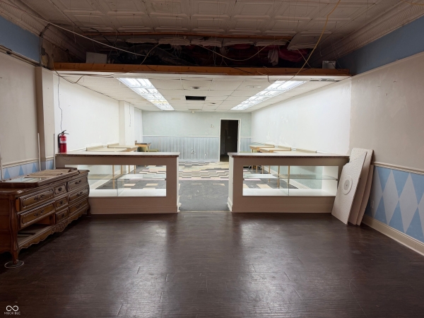 Listing Image #3 - Retail for sale at 176 -180 W Main Street, Greenwood IN 46142