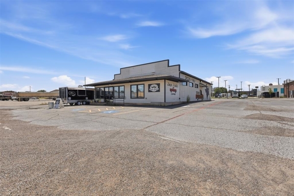 Listing Image #1 - Retail for sale at 215 Shannon Road, Sulphur Springs TX 75482 Listing Image #1 - Retail for sale at 215 Shannon Road, Sulphur Springs TX 75482