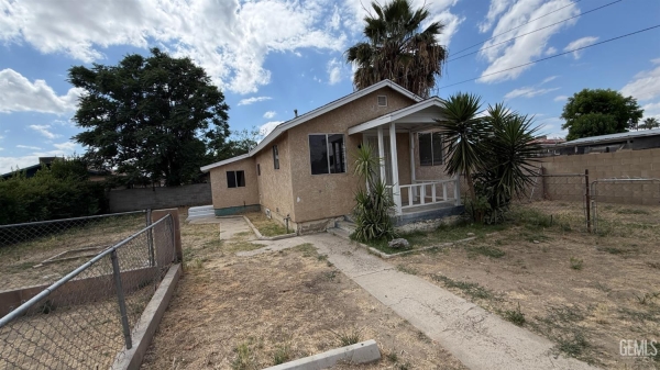Listing Image #1 - Multi-family for sale at 113 Harris Drive A & B, Bakersfield CA 93308 Listing Image #1 - Multi-family for sale at 113 Harris Drive A & B, Bakersfield CA 93308