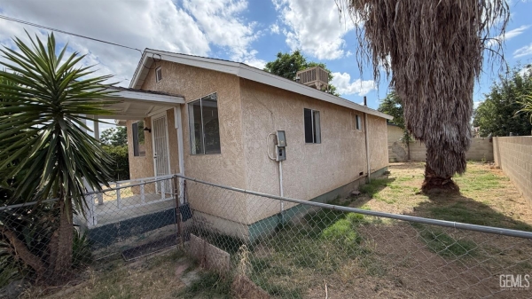 Listing Image #2 - Multi-family for sale at 113 Harris Drive A & B, Bakersfield CA 93308 Listing Image #2 - Multi-family for sale at 113 Harris Drive A & B, Bakersfield CA 93308