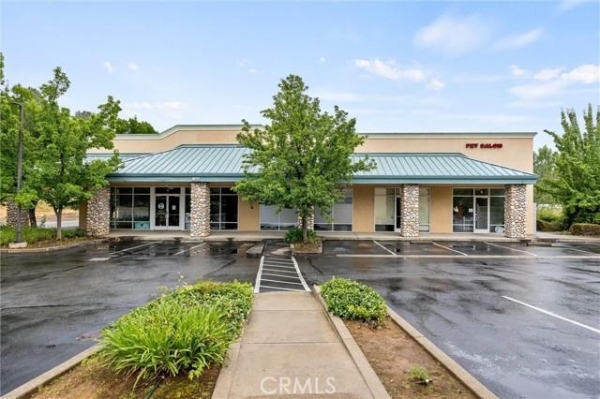 Listing Image #2 - Retail for sale at 1852 Buenaventura, Rdng CA 96001
