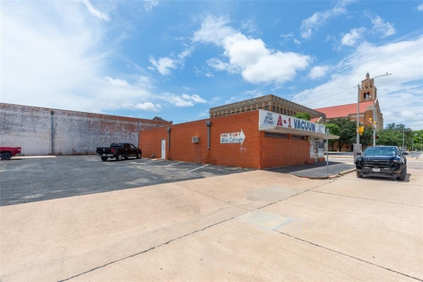 Listing Image #2 - Retail for sale at 1241 N 3rd Street, Abilene TX 79601 Listing Image #2 - Retail for sale at 1241 N 3rd Street, Abilene TX 79601
