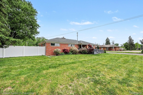 Listing Image #3 - Others for sale at 7891 Haggerty Road, Belleville MI 48111