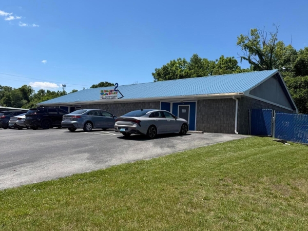 Listing Image #2 - Retail for sale at 601 N 15th Street, Middlesboro KY 40965 Listing Image #2 - Retail for sale at 601 N 15th Street, Middlesboro KY 40965