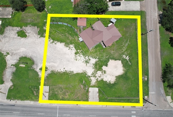 Listing Image #1 - Industrial for sale at 215 2nd St, Agua Dulce TX 78330