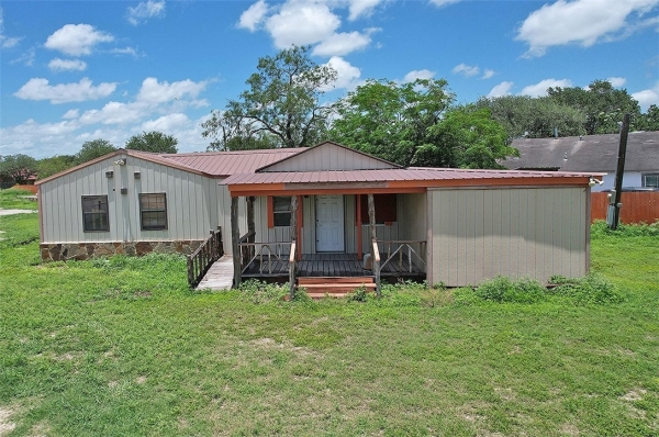 Listing Image #2 - Industrial for sale at 215 2nd St, Agua Dulce TX 78330