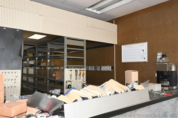 Listing Image #3 - Retail for sale at 802 Thornton Street, Vian OK 74937
