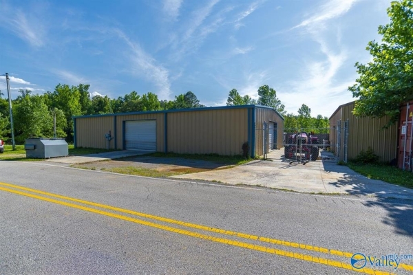 Listing Image #3 - Others for sale at 1490 Gravel Ridge Road, Somerville AL 35670