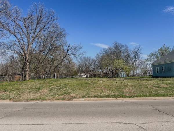 Listing Image #2 - Land for sale at 1021 S 6th Street, Chickasha OK 73018