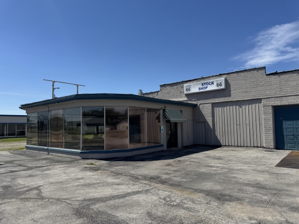 Listing Image #1 - Others for sale at 817 W Union Ave, Litchfield IL 62056