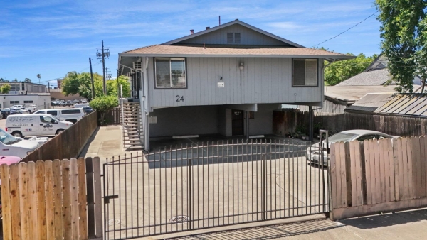 Listing Image #1 - Multi-family for sale at 24 E Vine Street, Stockton CA 95202