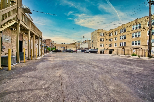 Listing Image #3 - Others for sale at 3034 W Montrose Avenue, Chicago IL 60618