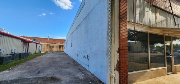 Listing Image #3 - Office for sale at 108 E Commerce, Mexia TX 76667