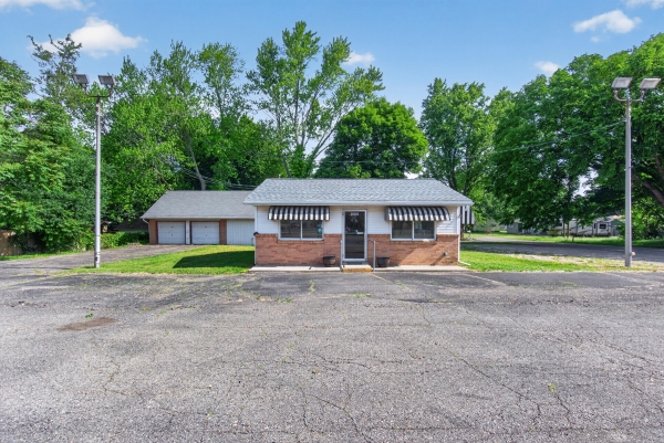 Listing Image #1 - Retail for sale at 2000 W Ganson Street, Jackson MI 49202 Listing Image #1 - Retail for sale at 2000 W Ganson Street, Jackson MI 49202