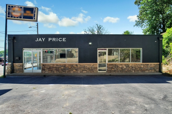 Listing Image #2 - Office for sale at 3450 Brainerd Road, Chattanooga TN 37411