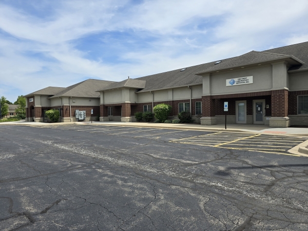 Listing Image #2 - Office for sale at 1452 Merchant Drive, Algonquin IL 60102 Listing Image #2 - Office for sale at 1452 Merchant Drive, Algonquin IL 60102