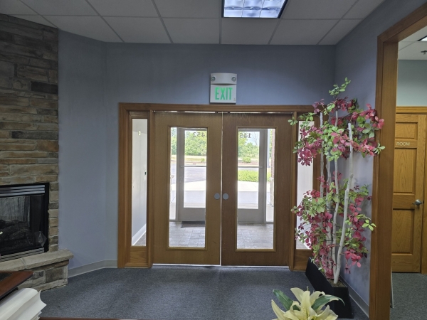 Listing Image #3 - Office for sale at 1452 Merchant Drive, Algonquin IL 60102 Listing Image #3 - Office for sale at 1452 Merchant Drive, Algonquin IL 60102