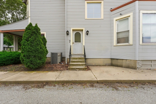 Listing Image #3 - Others for sale at 317 W Market Street, Bluffton IN 46714