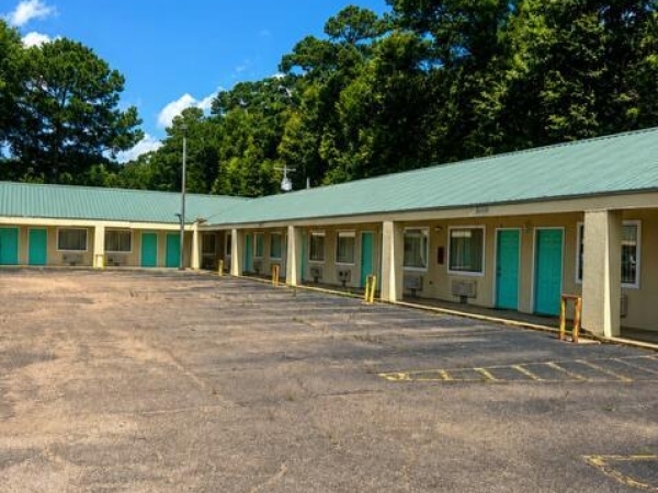Listing Image #2 - Hotel for sale at 6172 Plaza Drive, Tylertown MS 39667 Listing Image #2 - Hotel for sale at 6172 Plaza Drive, Tylertown MS 39667