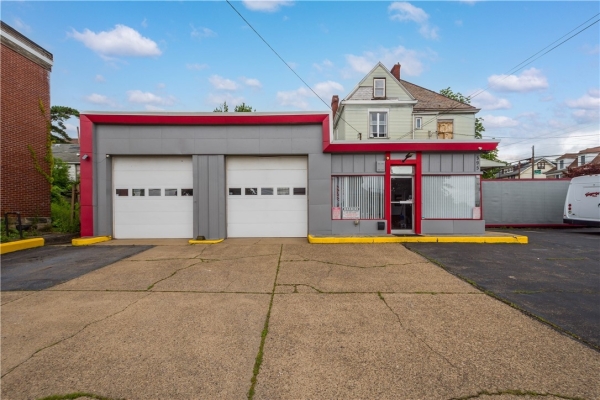 Listing Image #2 - Office for sale at 595 N Main Street, Washington PA 15301 Listing Image #2 - Office for sale at 595 N Main Street, Washington PA 15301