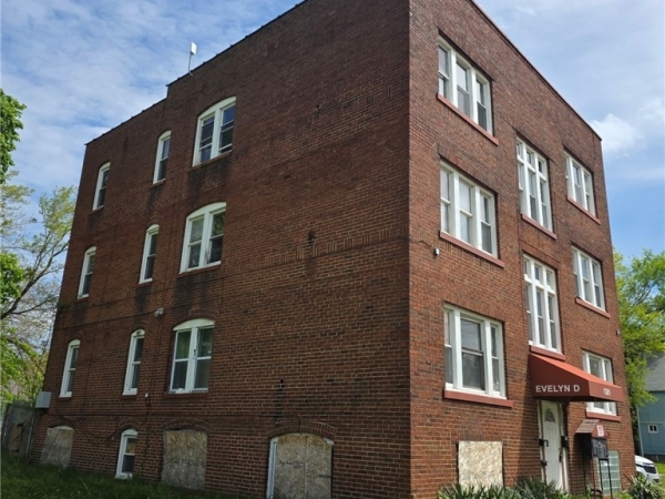 Listing Image #2 - Multi-family for sale at 1381 E 84 Street, Cleveland OH 44103