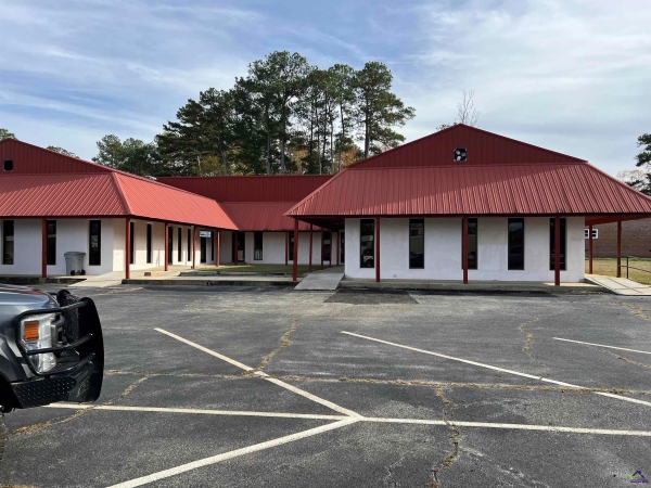 Listing Image #1 - Others for sale at 140 Peacock Street, Cochran GA 31014