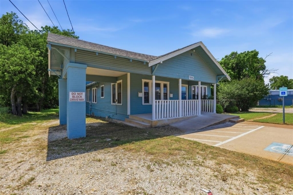Listing Image #2 - Office for sale at 1115 N Main Street, Cleburne TX 76033 Listing Image #2 - Office for sale at 1115 N Main Street, Cleburne TX 76033