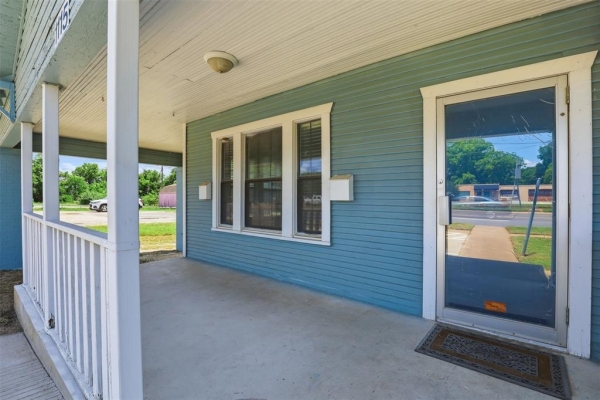 Listing Image #3 - Office for sale at 1115 N Main Street, Cleburne TX 76033 Listing Image #3 - Office for sale at 1115 N Main Street, Cleburne TX 76033
