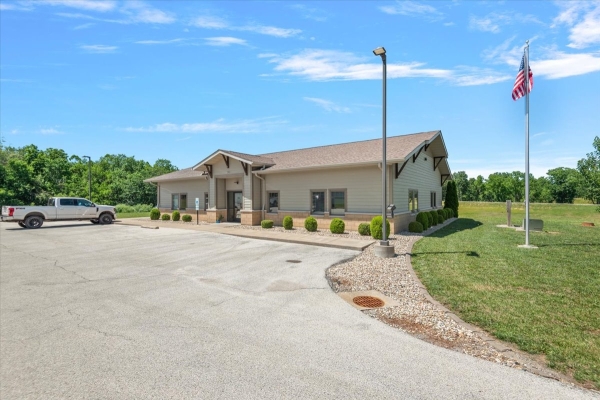 Listing Image #1 - Office for sale at 103 Centre Drive, Petersburg IL 62675