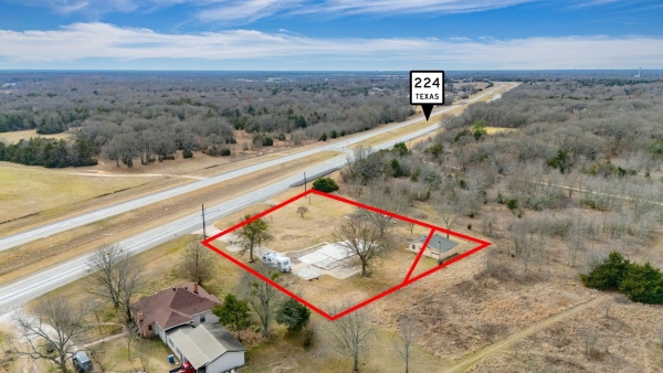 Listing Image #2 - Land for sale at 866 State Highway 24, Campbell TX 75422