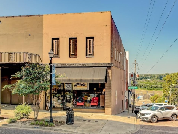 Listing Image #1 - Others for sale at 1300 Washington Street, Vicksburg MS 39180