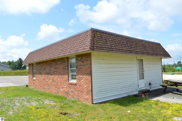 Listing Image #3 - Retail for sale at 185 E M-72, Kalkaska MI 49646
