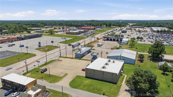 Listing Image #2 - Retail for sale at 1600 S Wood Dr., Okmulgee OK 74447