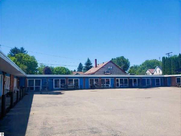 Listing Image #2 - Others for sale at 1800 Ashmun Street, Sault St Marie MI 49783