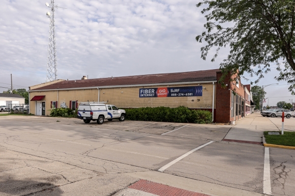 Listing Image #2 - Retail for sale at 680 S Broadway Street, Coal City IL 60416