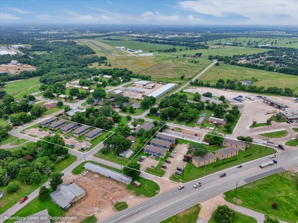 Listing Image #1 - Multi-family for sale at 710 Hall St, 707 N O'Neal St, 601 N O'Neal St, Caldwell TX 77836