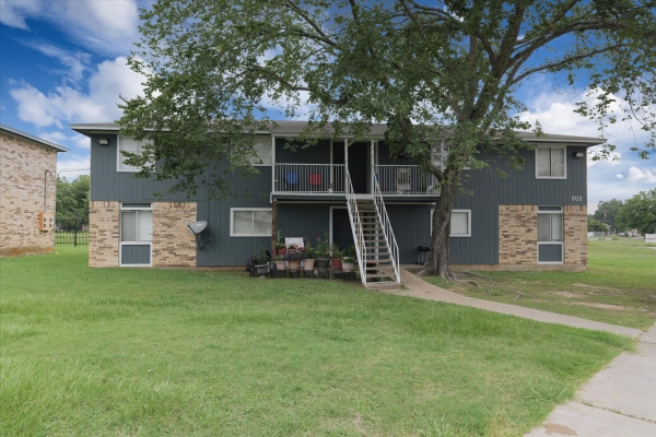 Listing Image #3 - Multi-family for sale at 710 Hall St, 707 N O'Neal St, 601 N O'Neal St, Caldwell TX 77836