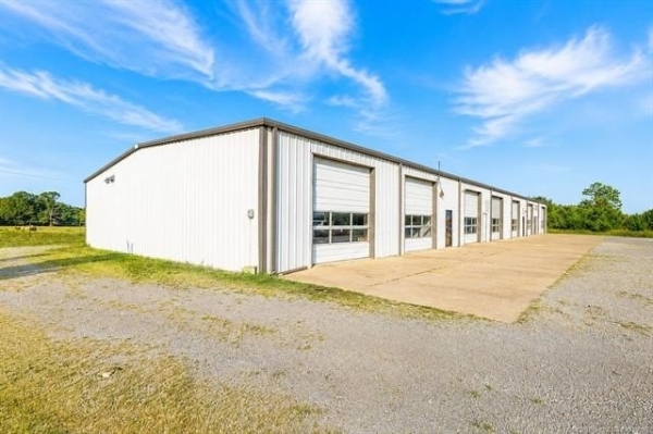 Listing Image #3 - Others for sale at 26486 Hwy 82, Park Hill OK 74451