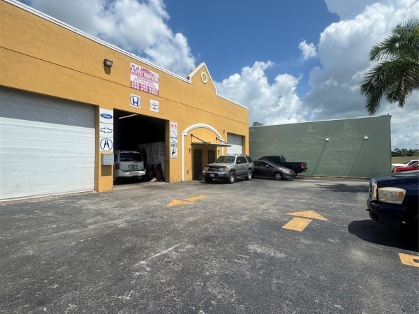 Listing Image #1 - Others for sale at 238 NW 9th Avenue unit: 4, Homestead FL 33030 Listing Image #1 - Others for sale at 238 NW 9th Avenue unit: 4, Homestead FL 33030