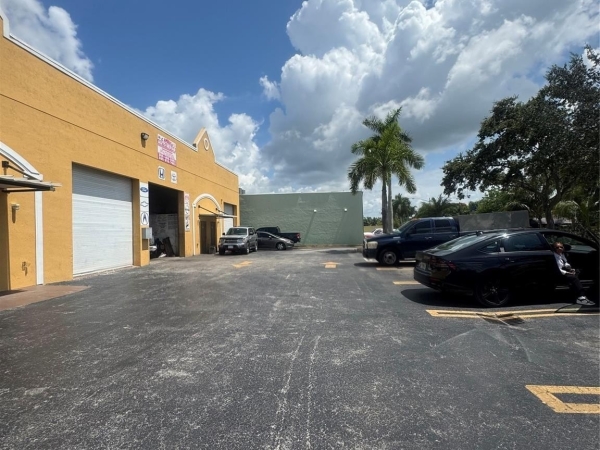 Listing Image #3 - Others for sale at 238 NW 9th Avenue unit: 4, Homestead FL 33030 Listing Image #3 - Others for sale at 238 NW 9th Avenue unit: 4, Homestead FL 33030