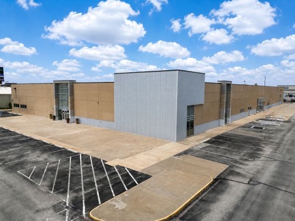 Listing Image #1 - Office for sale at 4006 West Loop 289 Access Road, Lubbock TX 79407 Listing Image #1 - Office for sale at 4006 West Loop 289 Access Road, Lubbock TX 79407