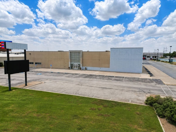 Listing Image #3 - Office for sale at 4006 West Loop 289 Access Road, Lubbock TX 79407 Listing Image #3 - Office for sale at 4006 West Loop 289 Access Road, Lubbock TX 79407